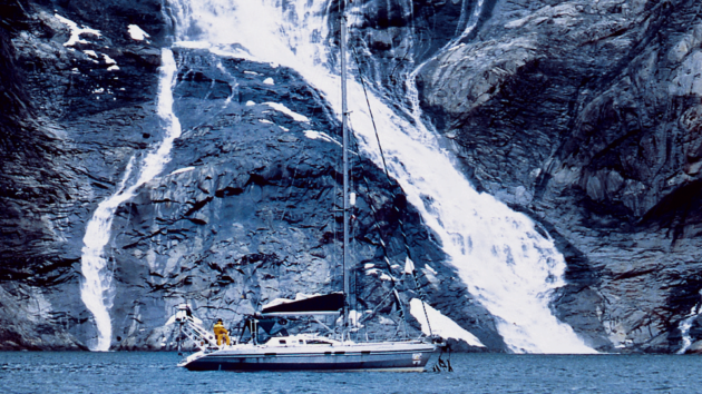 Aventura III at Romanche Glacier in Chile. 