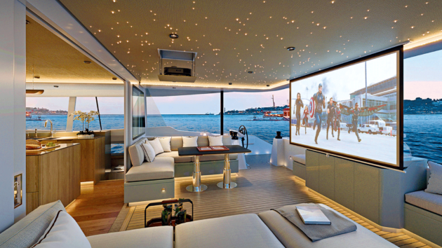 The luxurious saloon